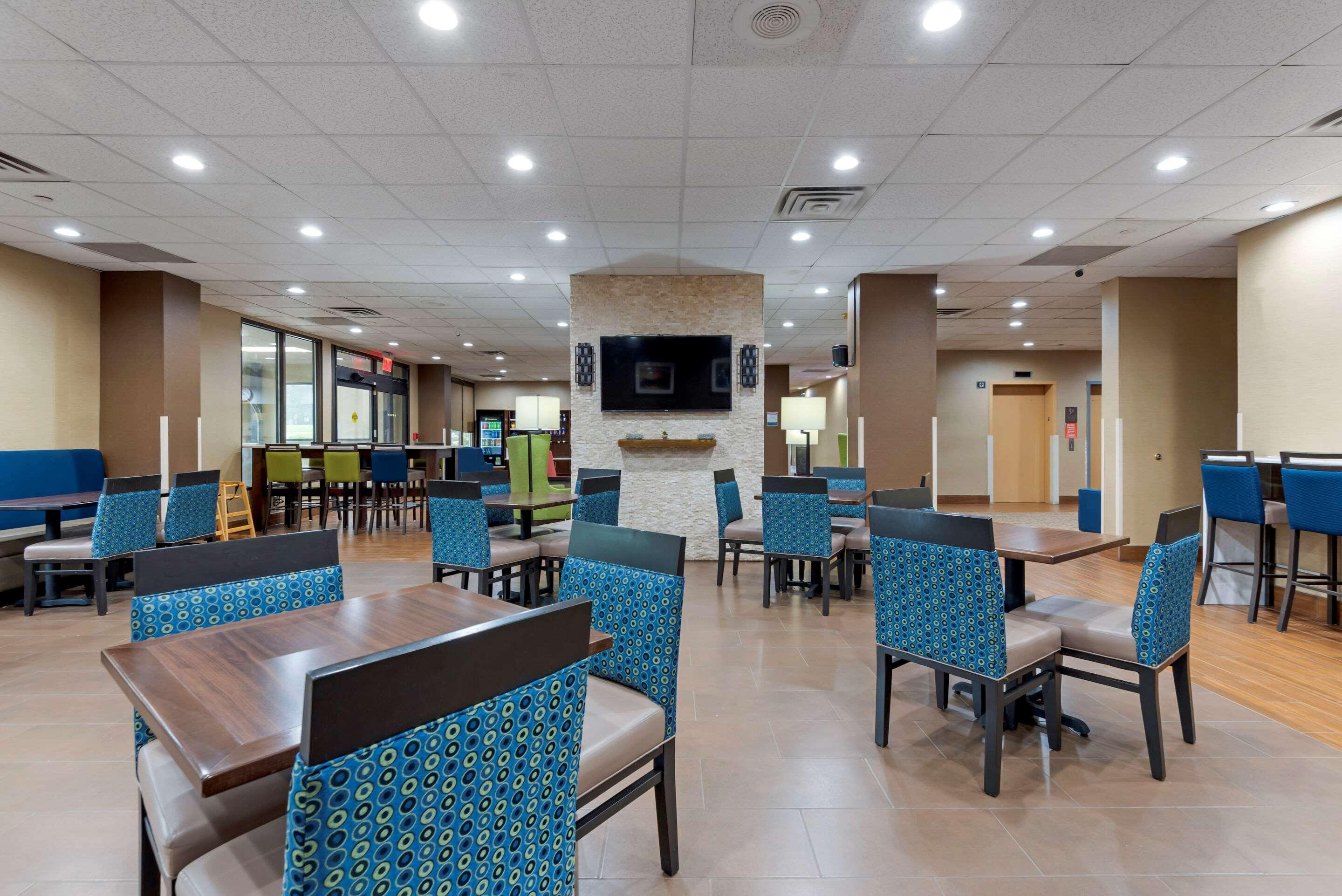 Comfort Inn Binghamton I-81 Buitenkant foto